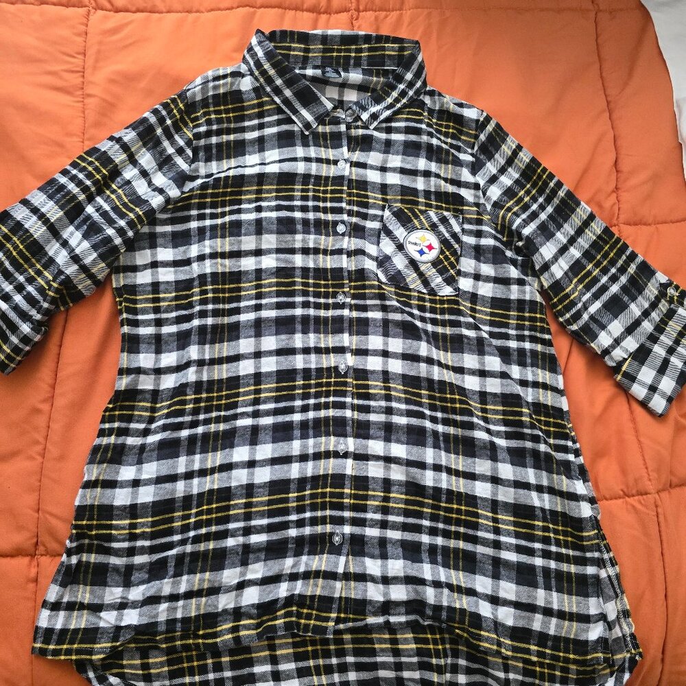 Woman NFL Team Apparel Pittsburgh Steelers Long Sleeve Flannel Shirt- XL